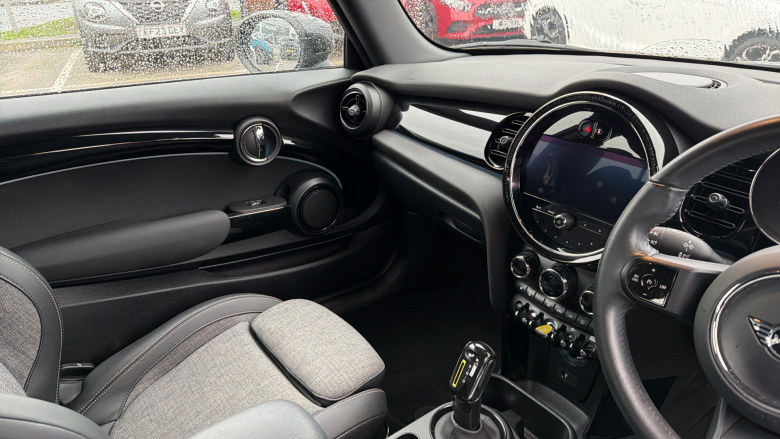 MINI Hatchback 135kW Cooper S Level 2 33kWh 3dr Auto Electric Hatchback